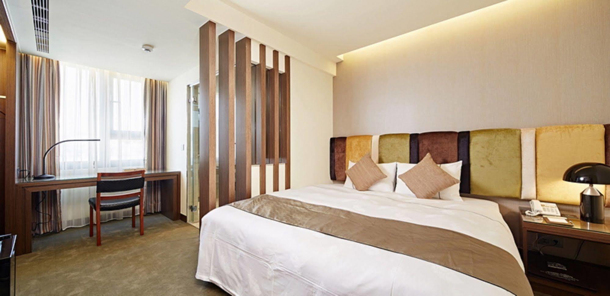 Hotel Sukimi Tainan Zewnętrze zdjęcie